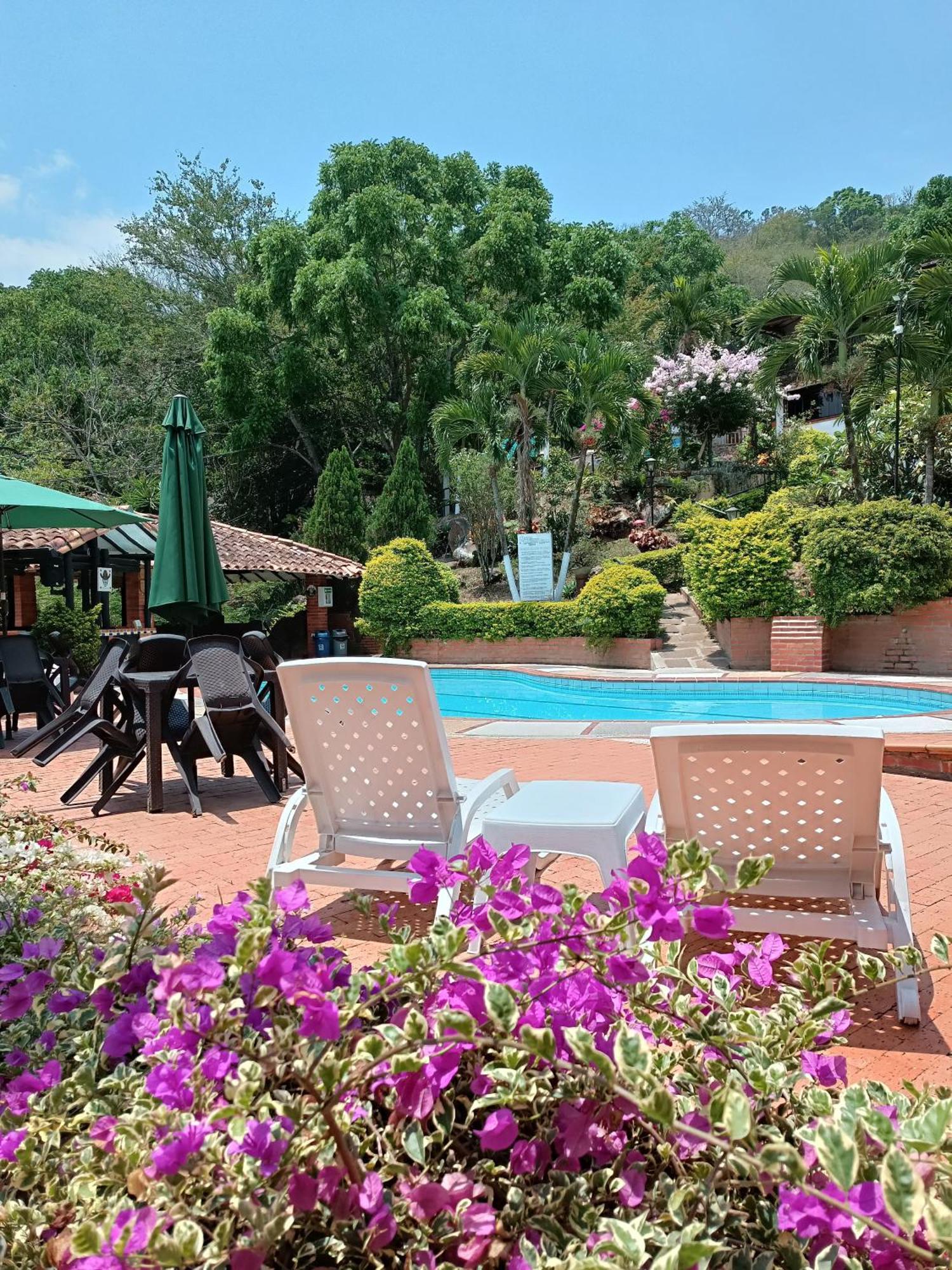 Hotel Campestre Casona Del Camino Real San Gil Exterior photo